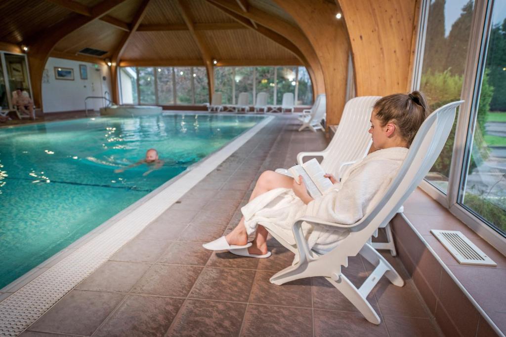 Bazén v ubytování Ben Nevis Hotel & Leisure Club nebo v jeho okolí