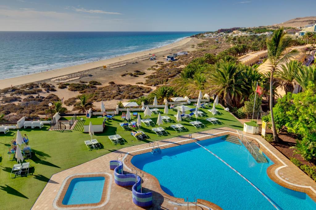 Bazén v ubytování SBH Crystal Beach Hotel & Suites - Adults Only nebo v jeho okolí