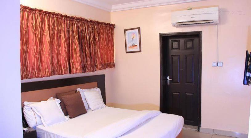 Postel nebo postele na pokoji v ubytování Chantella Suites