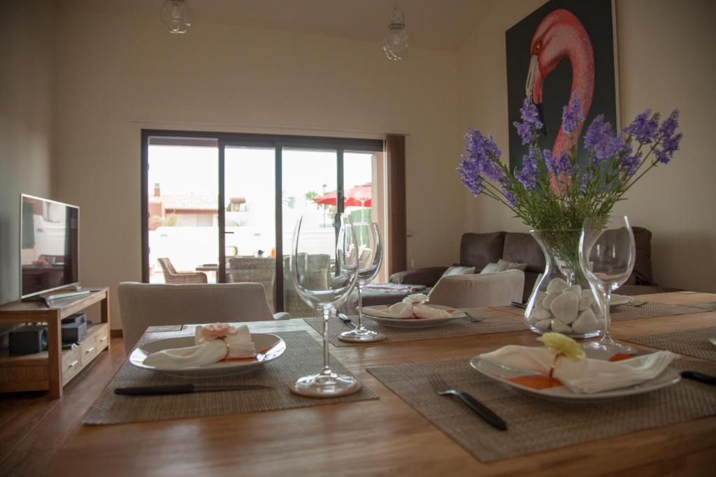 TV a/nebo společenská místnost v ubytování VILLA DREAMS - VILLAS LA ESTANCIA -