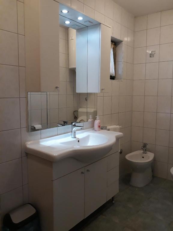 Łazienka w obiekcie Apartments Jeličić