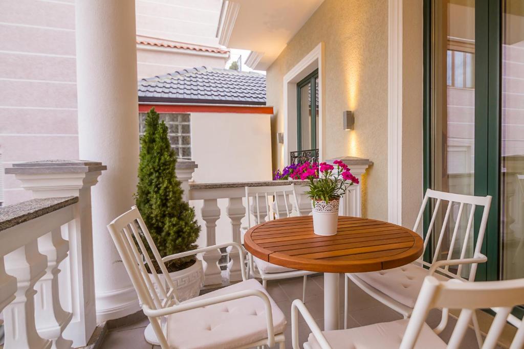 Balkón nebo terasa v ubytování Villa Ester
