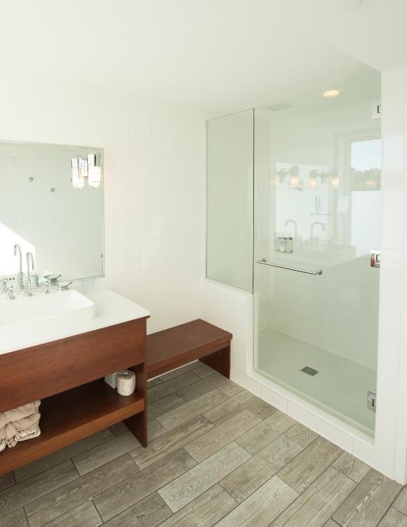 The Boathouse - 提督のキングスイート付きデッキ