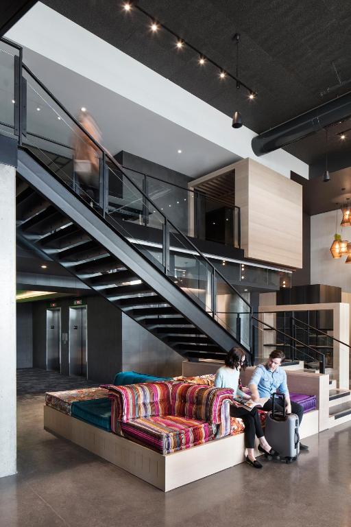 Posezení v ubytování Hôtel Escad Quartier DIX30