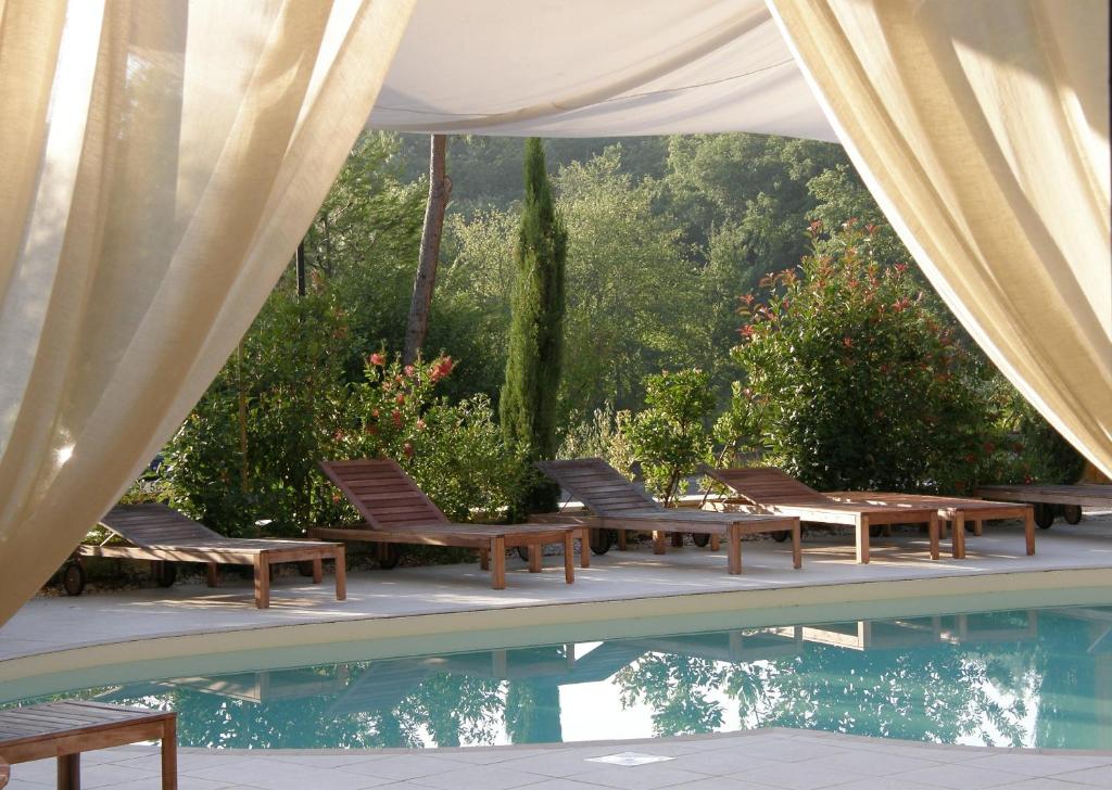 Bazén v ubytování El Patio Hotel nebo v jeho okolí