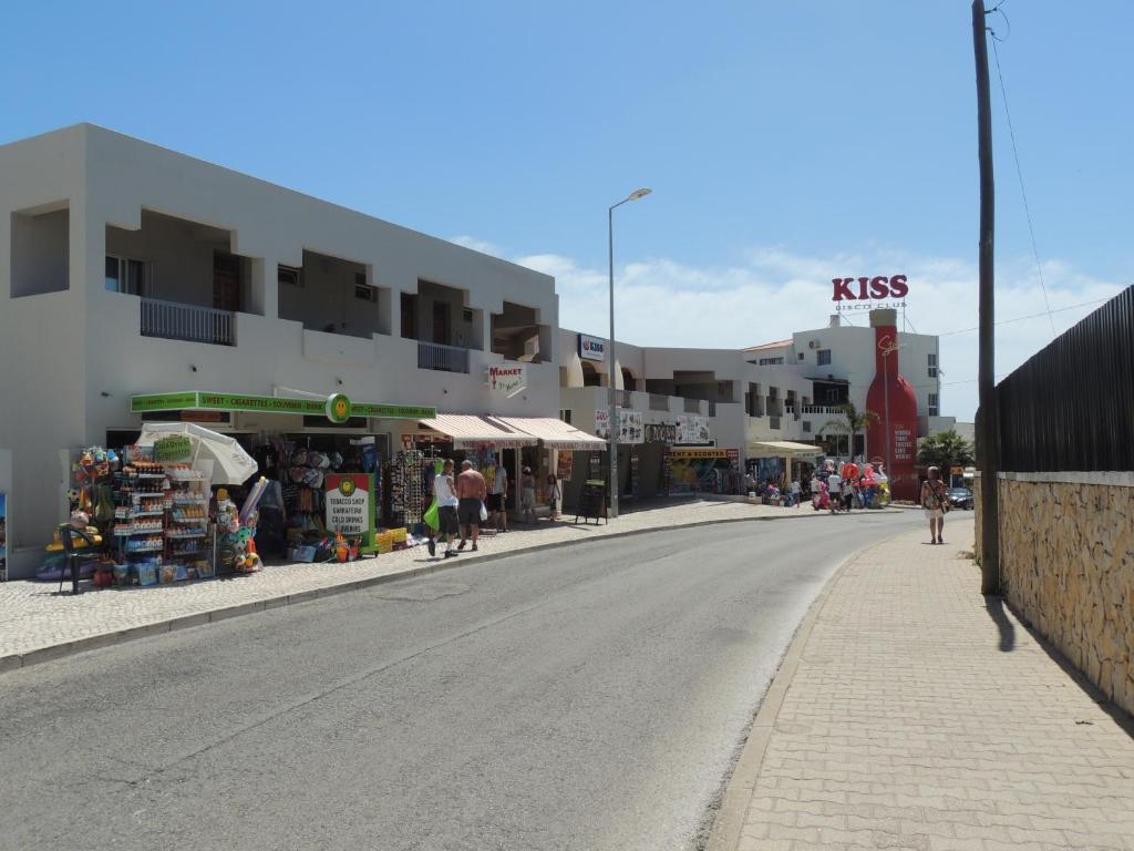 Gallery image of Kiss - Apartamentos Turísticos in Albufeira