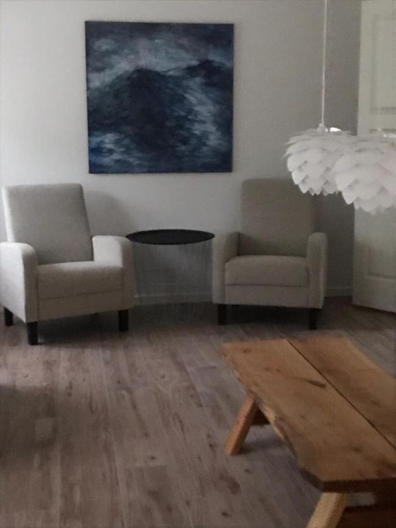 Posezení v ubytování Strandsegård Ferielejlighed