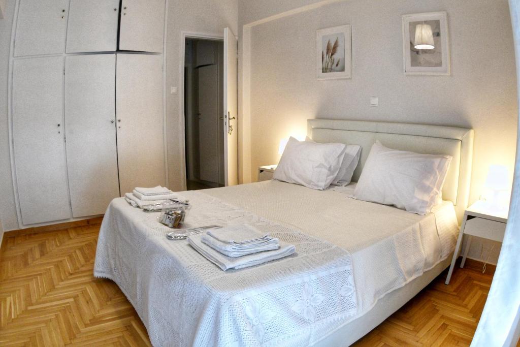 Posteľ alebo postele v izbe v ubytovaní Top Koukaki Location 3rd floor 2bdr