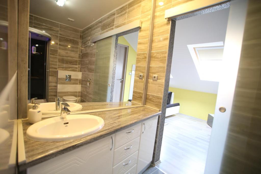 Centrum Lux 2 Apartmanok - Apartamento Superior