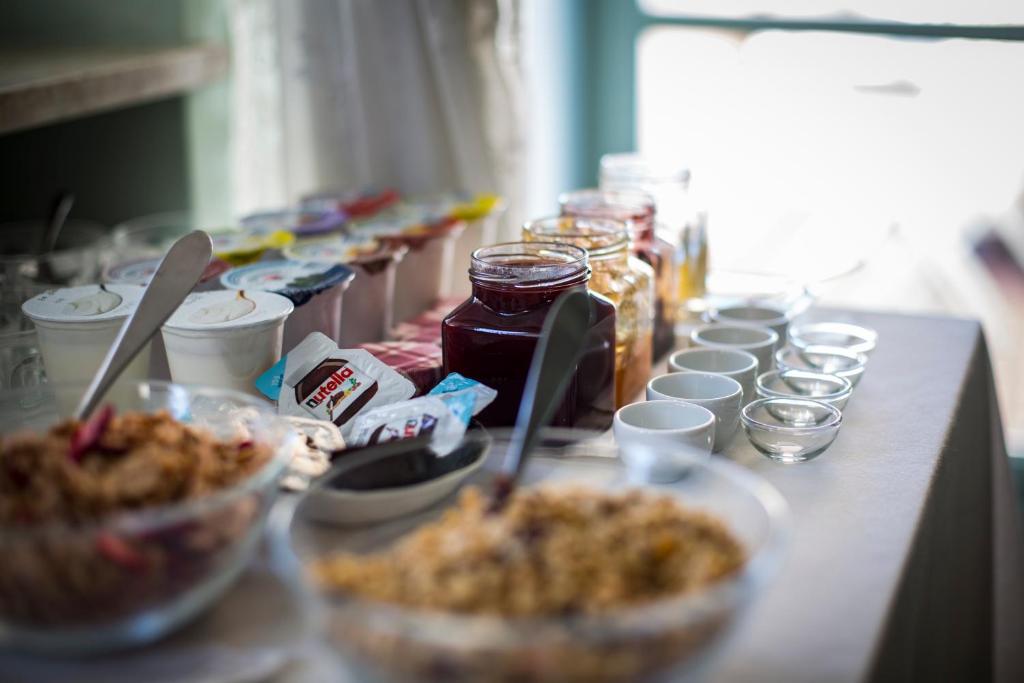 Jedlo v ubytovaní bed & breakfast alebo blízkom okolí