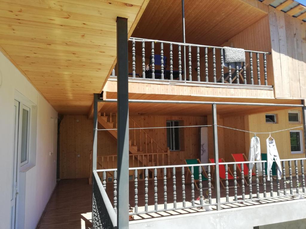 Balkón nebo terasa v ubytování Guest House Khergiani