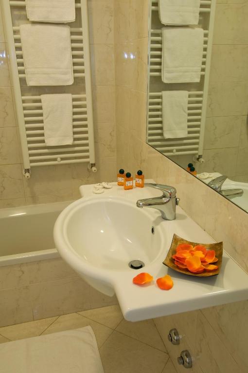 Hotel Cinque Giornate - Double Or Twin Room