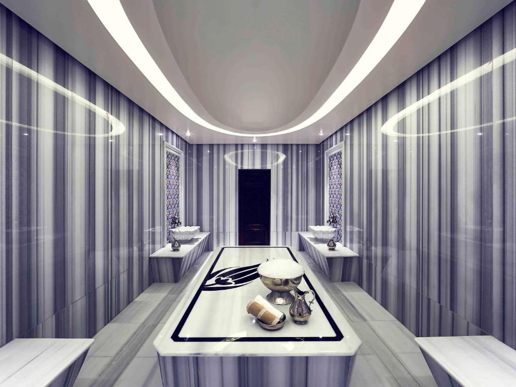 A bathroom at Uranus Istanbul Topkapi