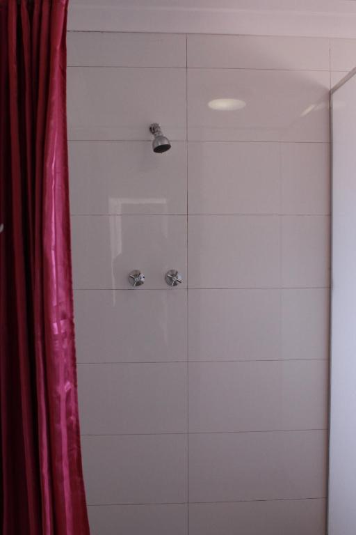 Koupelna v ubytování Haus Accommodation - note - Valid passport required to check-in