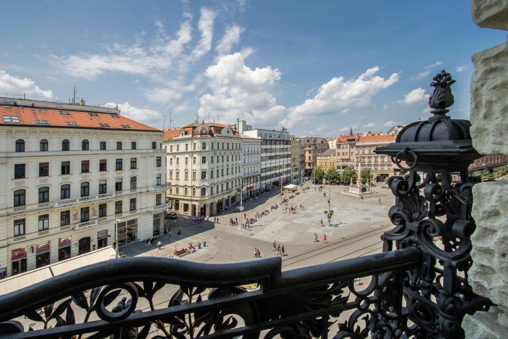 Nespecifikovaný výhled na destinaci Brno nebo výhled na město při pohledu z apartmánu