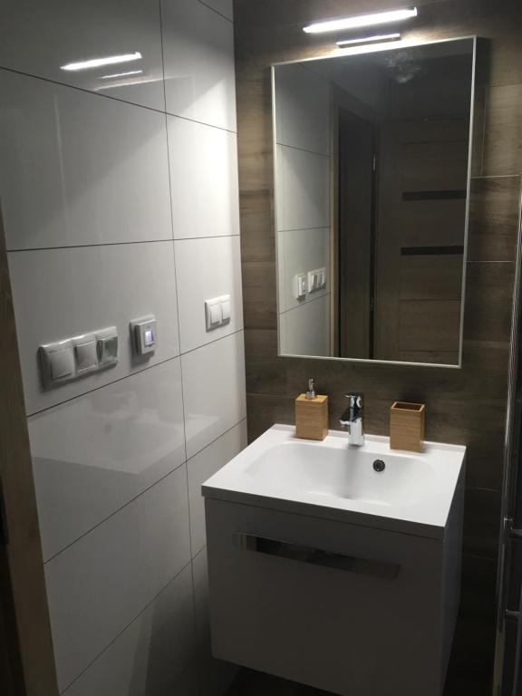 A bathroom at Apartmán Lomnička - Tatranská Lomnica - Krásny výhľad na Vysoké Tatry