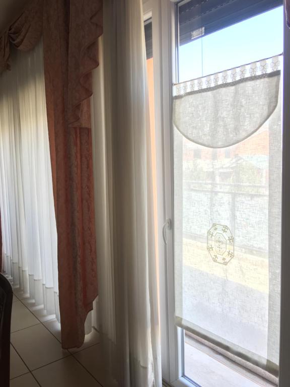 Zdjęcie z galerii obiektu App4rent Family Apartment 3 camere, 2 bagni, Wi-Fi, animali ammessi w mieście Jesolo