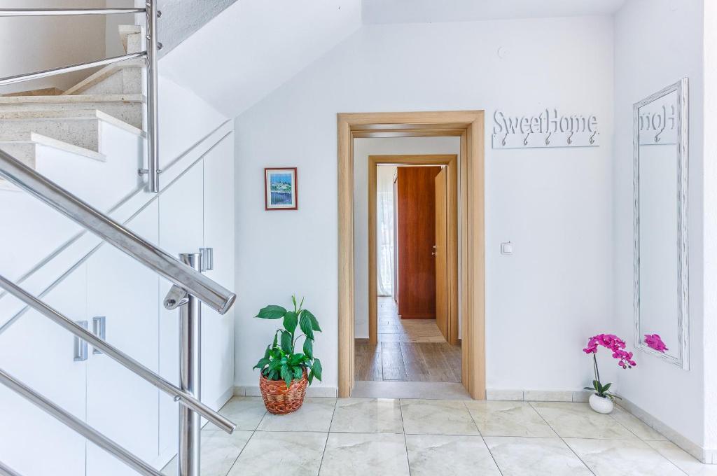 カシュテラにあるApartments & Bungalows Ivanovićのギャラリーの写真