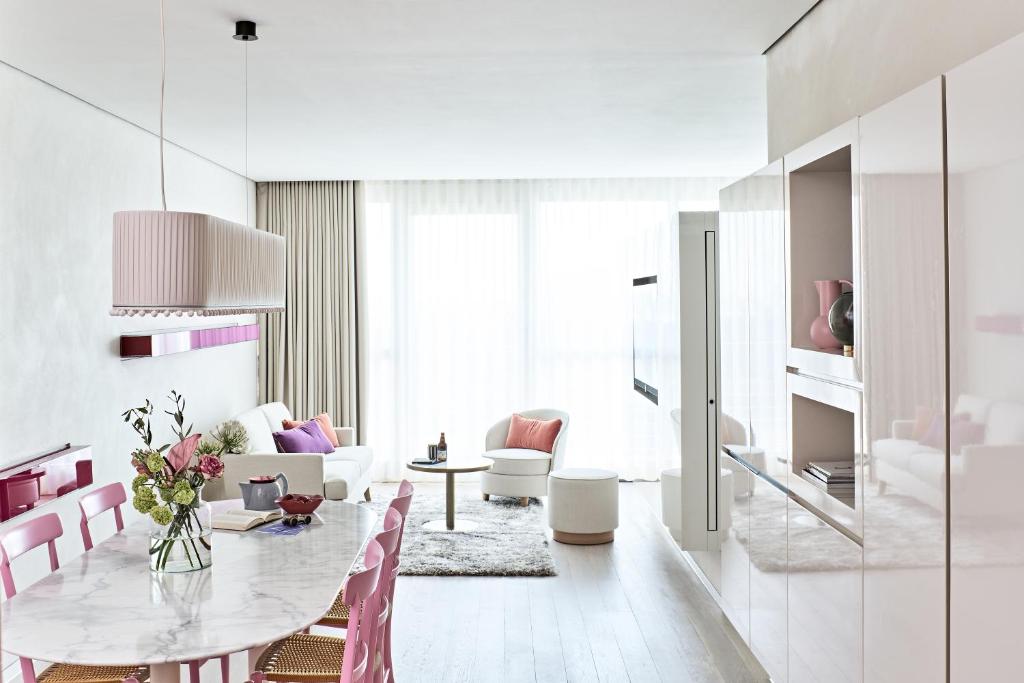 
SIDE Suite (2 Adults)
