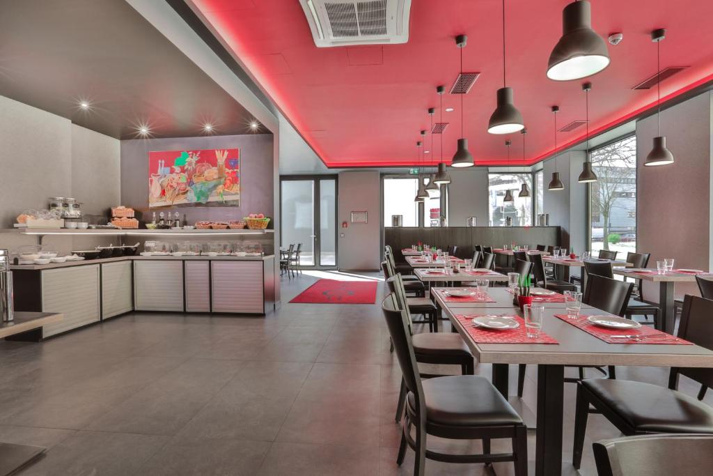 Kuchyň nebo kuchyňský kout v ubytování Ocak Aparthotel