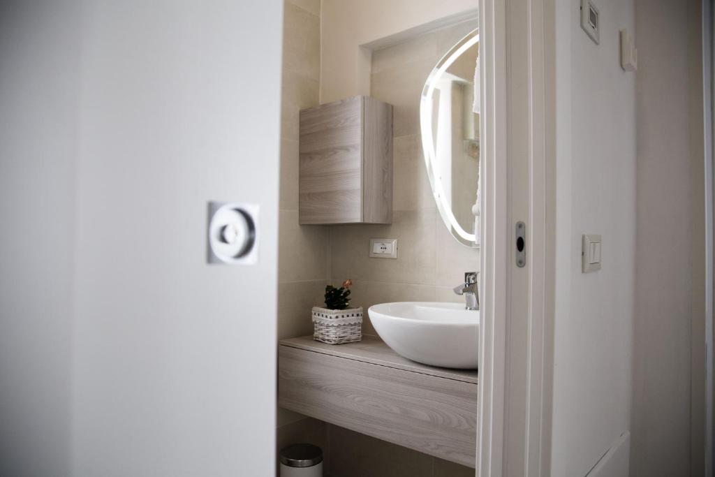 A bathroom at Tre Archi Apartment & Relais