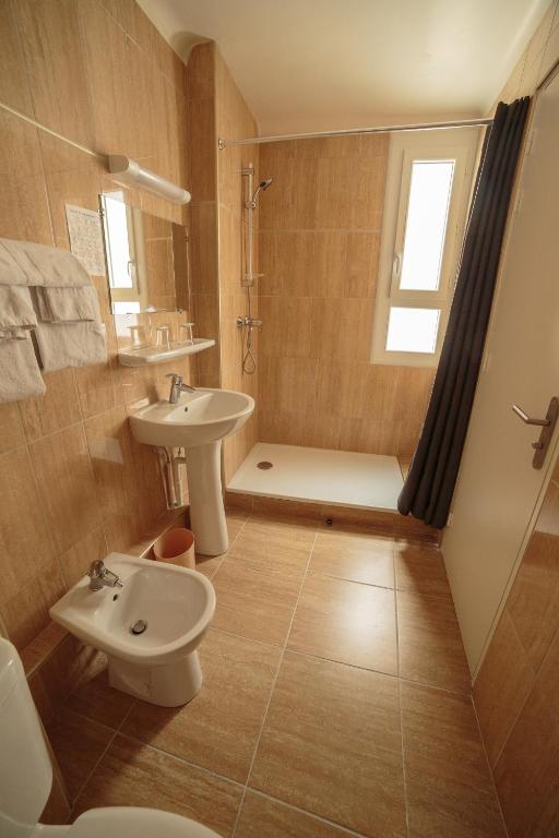 Koupelna v ubytování Hôtel Saint Sébastien
