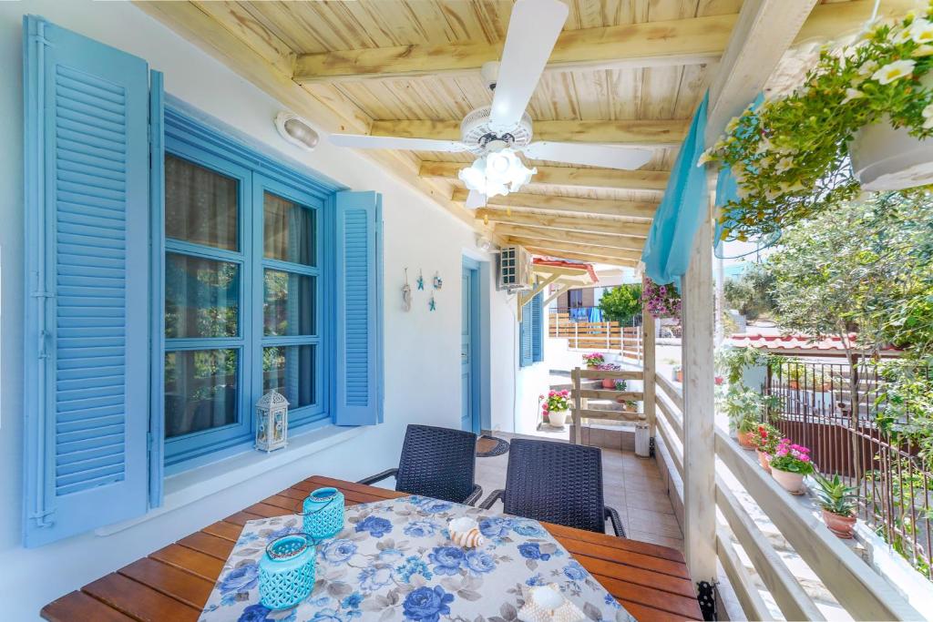 A balcony or terrace at Blue Sea Paradise