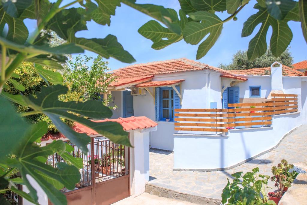 The building in which the holiday home is located