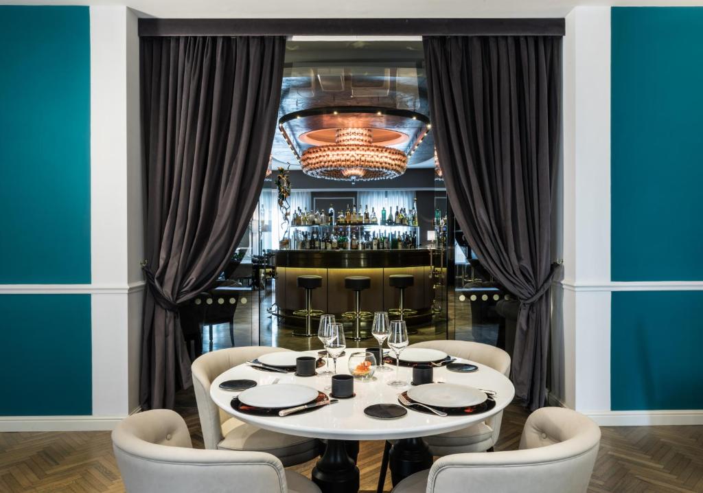 Plaza Hotel Lucchesi - Resim 19