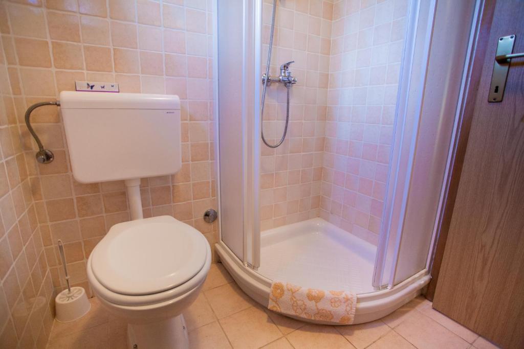 Koupelna v ubytování Apartments Dandić