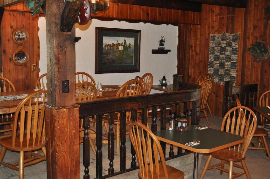 Fotografie z fotogalerie ubytování Rocky Ridge Country Lodge v destinaci Mountain View