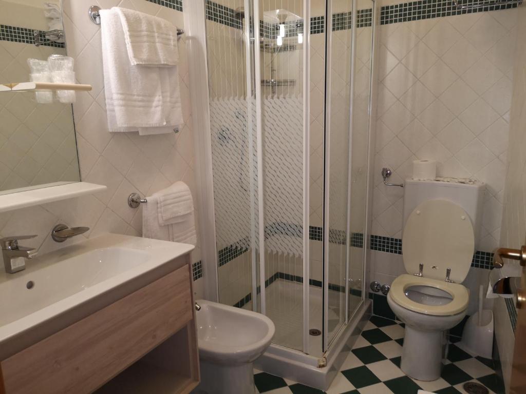 Koupelna v ubytování Hotel Splendid