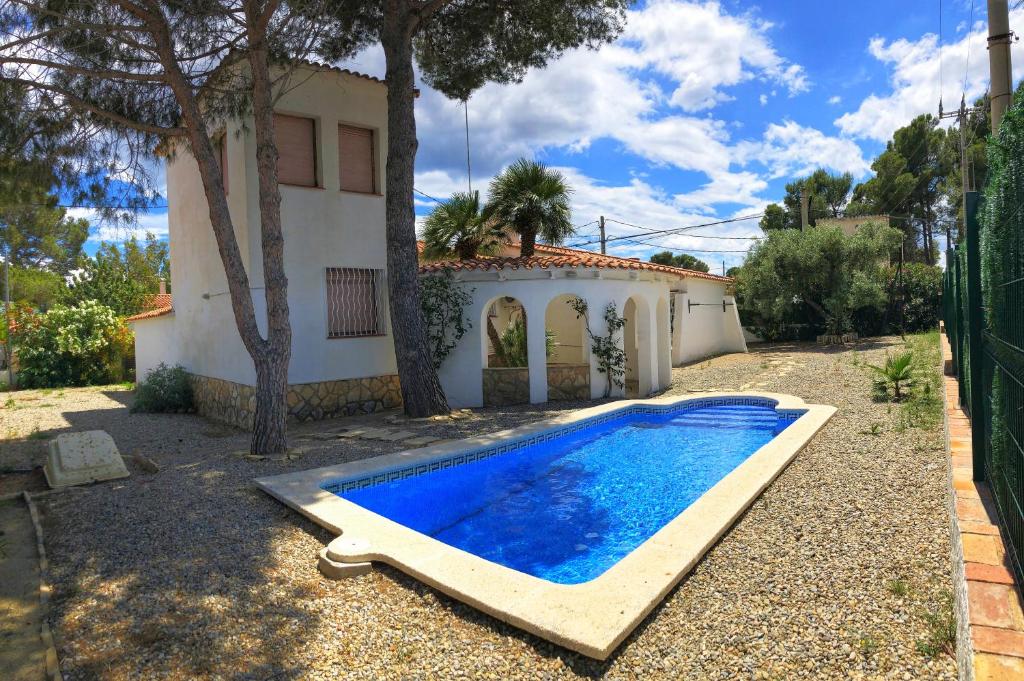 Bazén v ubytovaní Rentalmar Villa Cristina Families Only alebo v jeho blízkosti