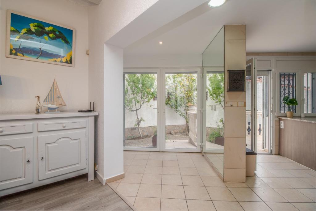 Fotografie z fotogalerie ubytování Empurialola -Encantadora Casa con jardin cerca del centro -142 v destinaci Empuriabrava