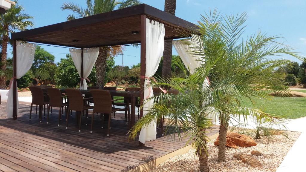 A garden outside Villa Can Cosmi