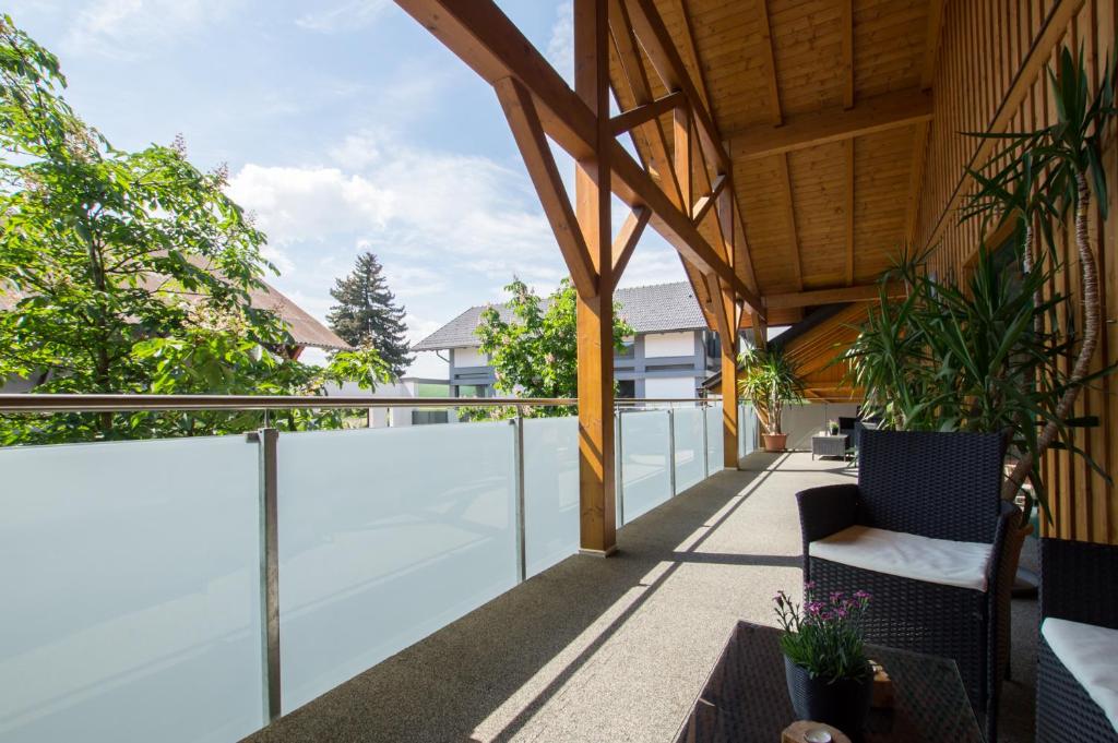 Balkón nebo terasa v ubytování Schnatterhof