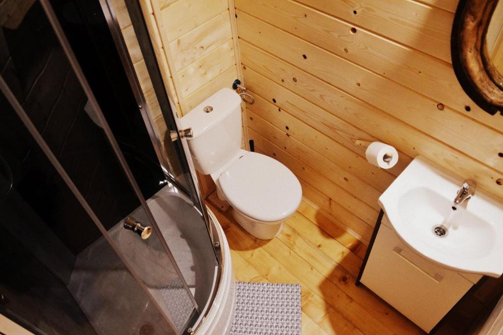 Kúpeľňa v ubytovaní Domki Goralskie przy karczmie Szlachtowskiej