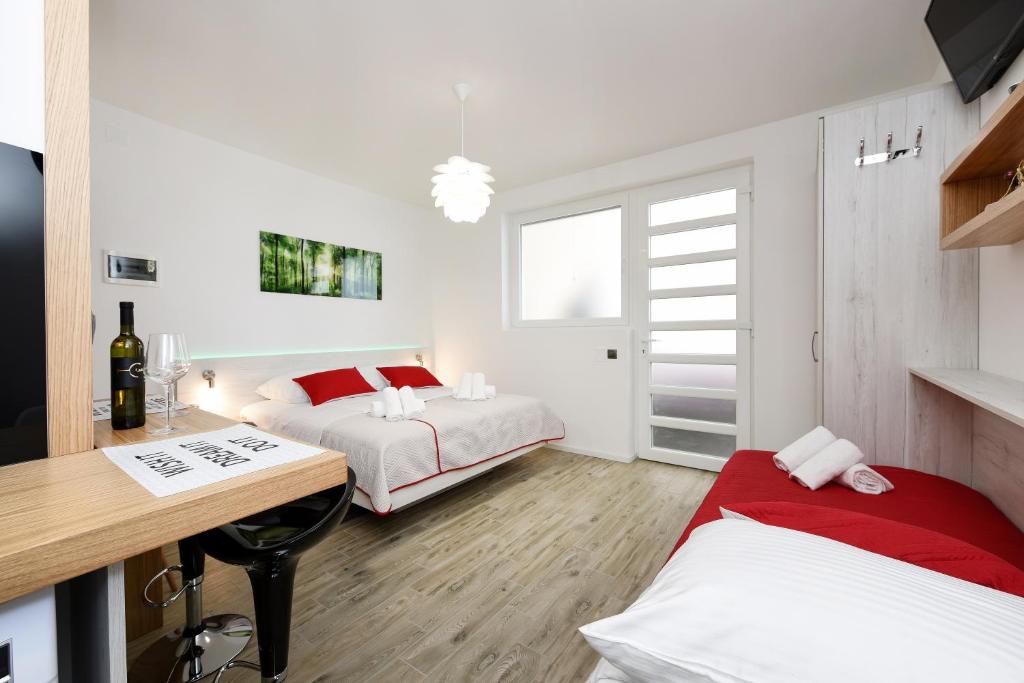 Studio Apartments 3m Hrvatska Zadar Booking Com