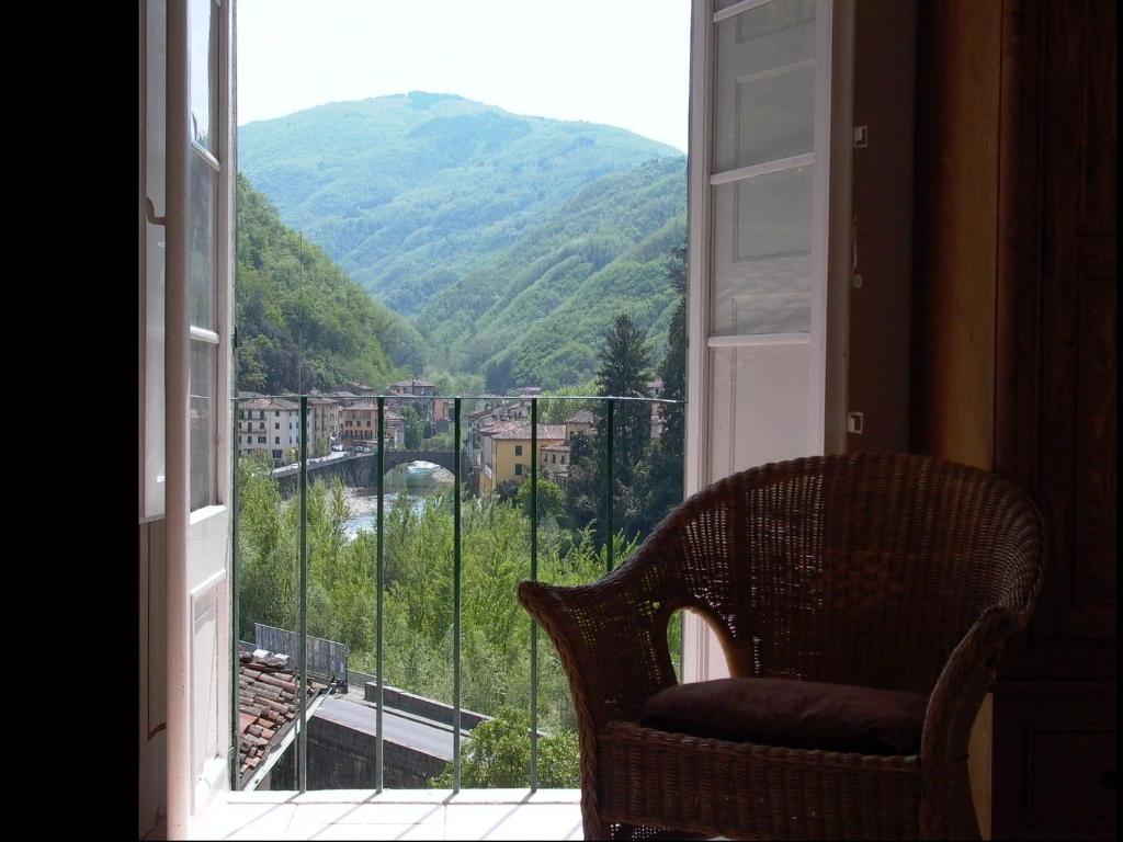 Výhľad na hory alebo výhľad na hory priamo z of the bed and breakfast