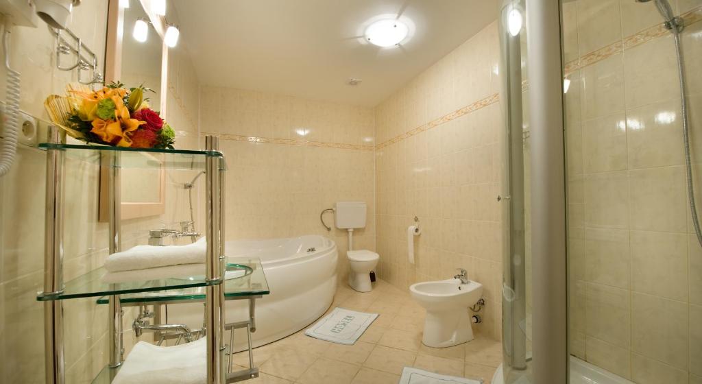 Koupelna v ubytování Grand Hotel