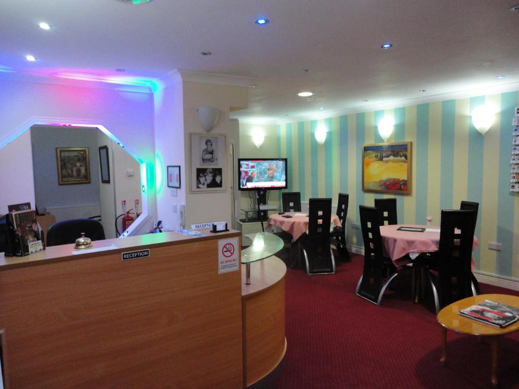 City View Hotel - Roman Road Market - Resim 11