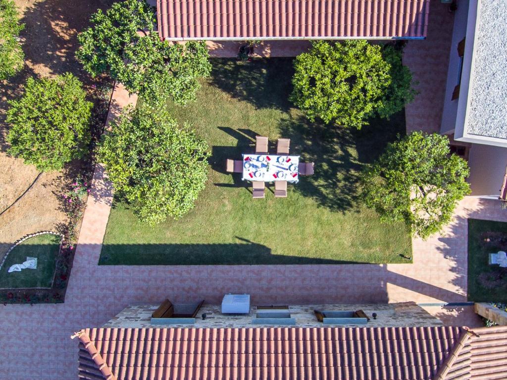 A garden outside Villa Anerocurù by Chania city