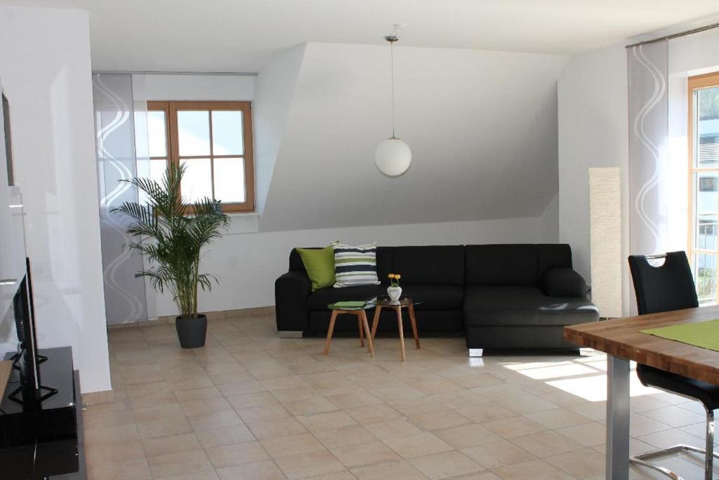 Posezení v ubytování Ferienwohnung Faber mit großem Südbalkon