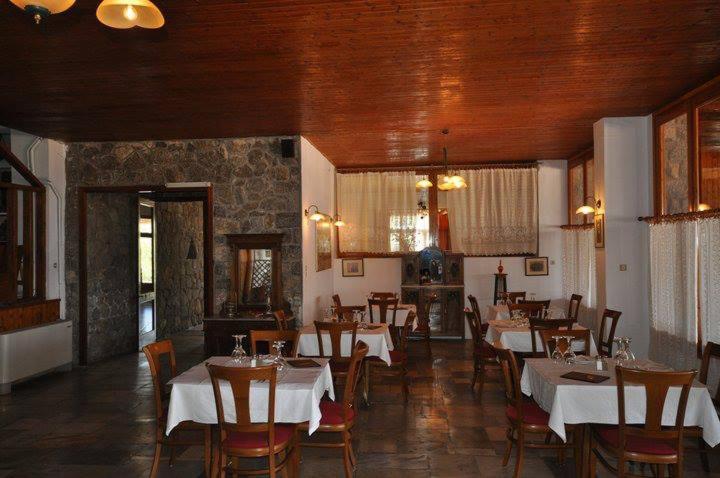 Reštaurácia alebo iné gastronomické zariadenie v ubytovaní La Petite Planete