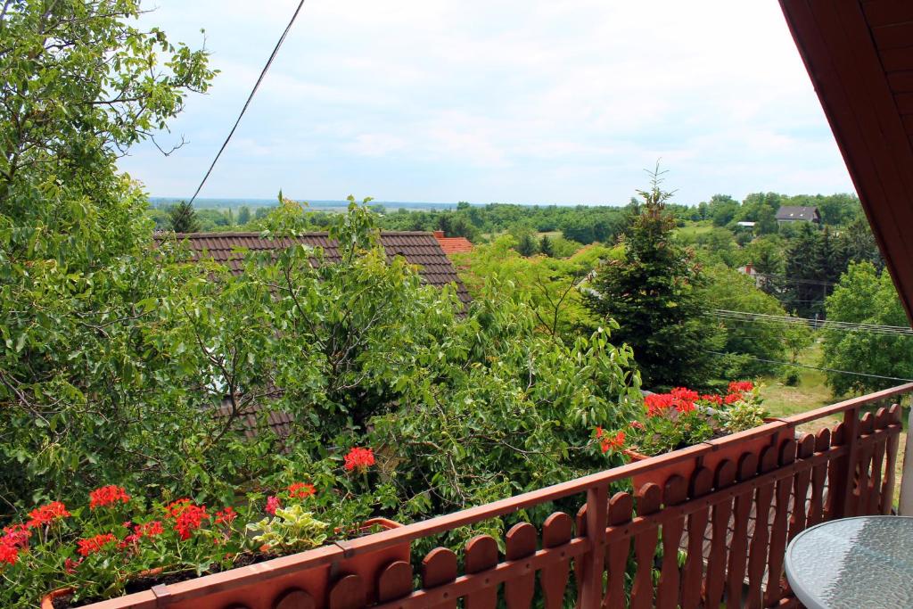 Ibolya Apartmanok - Three-Bedroom Apartment