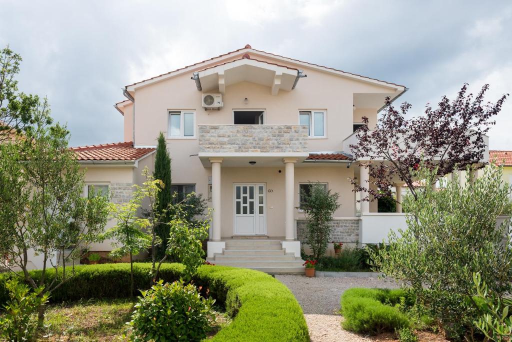 Apartments Antonella - Housity