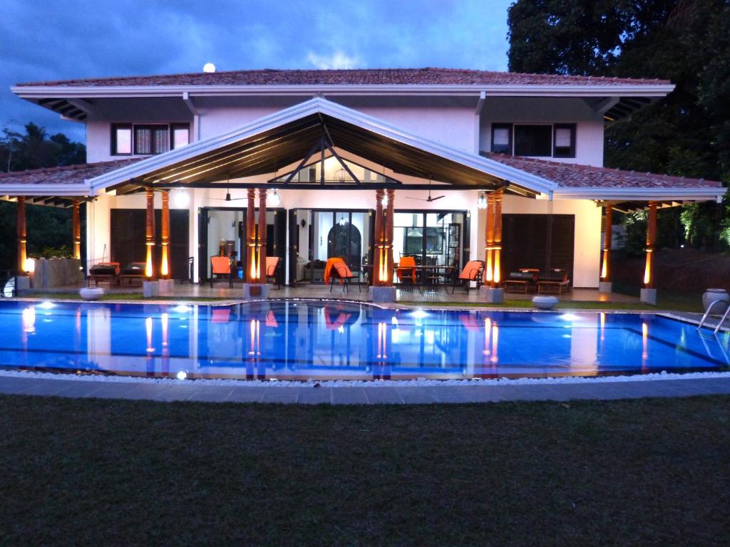 Hồ bơi trong/gần Tropical Dream Villa