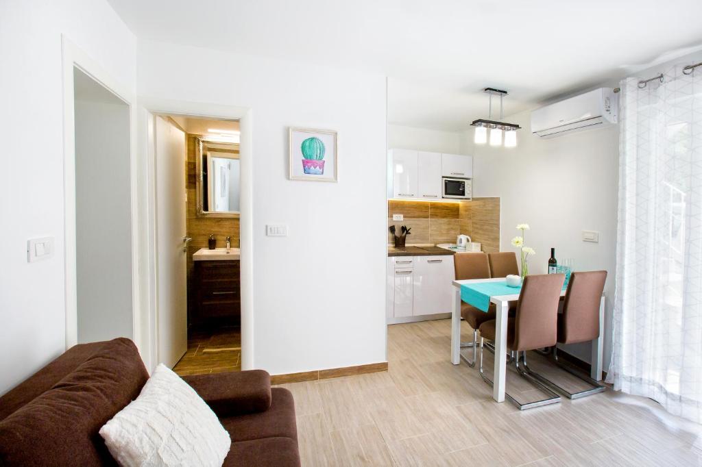 Kuchyňa alebo kuchynka v ubytovaní Apartment Nives in the City Center - Free Parking