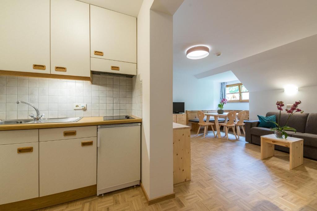 Kuchyň nebo kuchyňský kout v ubytování Residence Edelweiss