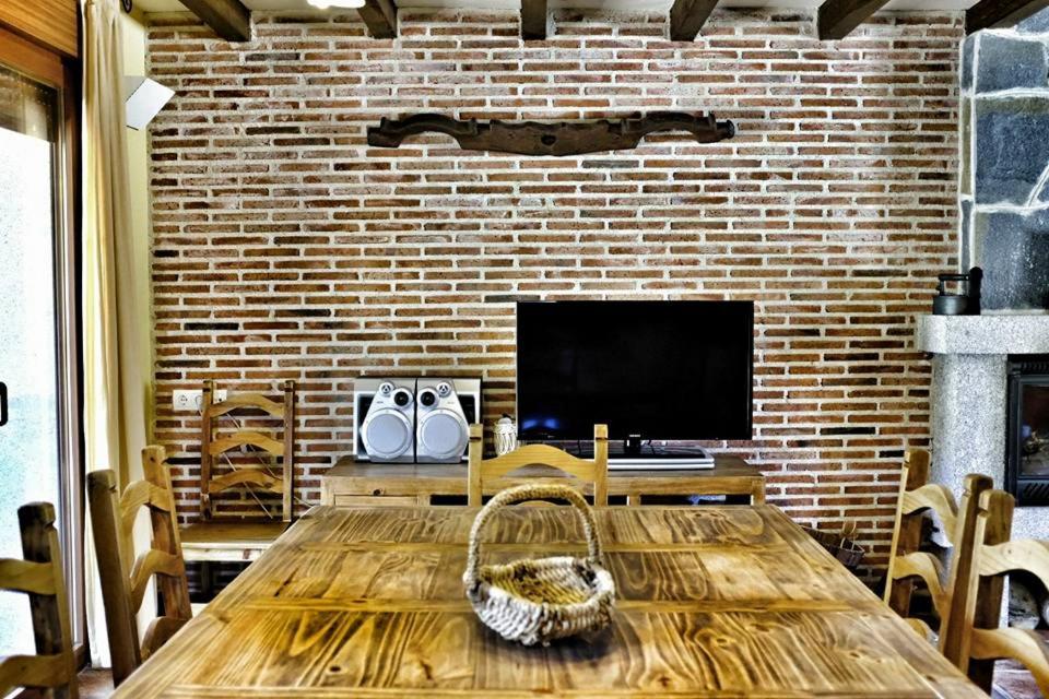TV a/nebo společenská místnost v ubytování Casa Rural El Corral